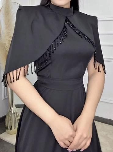 Элегантное вечернее платье в черном цвете. - Силуэт: приталенный верх