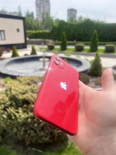 купить бэушный айфон 6: IPhone 11, Б/у, 64 ГБ, Красный, Чехол, 79 % — 3