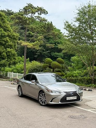 Lexus ES: 2021 г., Автомат, Бензин, Седан — 1