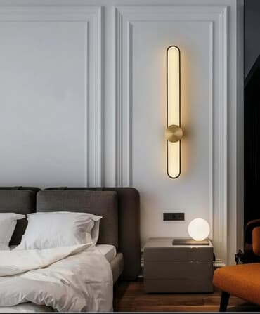 Элегантный настенный светильник продолговатой формы с закругленными