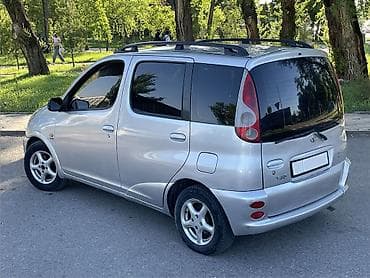 coroll: Toyota Yaris Verso: 2001 г., 1.3 л, Механика, Бензин, Минивэн — 4