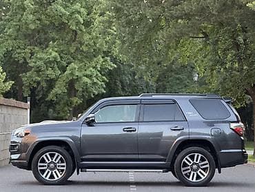space runner: Toyota 4Runner: 2022 г., 4 л, Автомат, Бензин, Внедорожник — 4