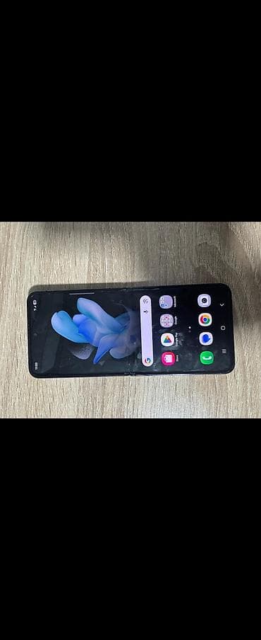 iphone 2g: Samsung Galaxy Z Flip 4, 256 ГБ, цвет - Черный — 3