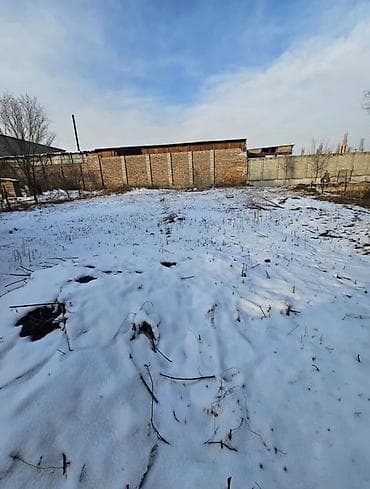 Дома: Продается участок с двумя домами 1 недостроенный. Площадь участка: 8 — 5