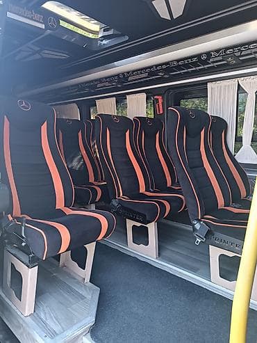 full face: Пассажирский микроавтобус Mercedes‑Benz Sprinter (длинная база — 6