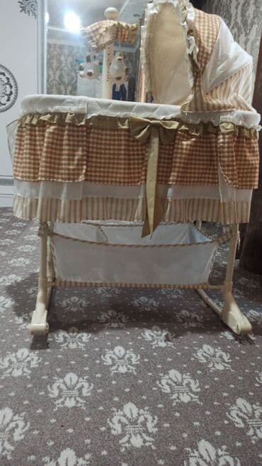 часы ош: Люлька, Б/у, Качалка, Колыбель, Переноска, Металл, цвет - Желтый, Самовывоз — 1