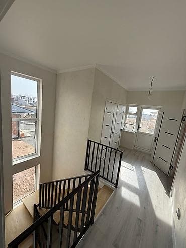 продается дом бишкеке: Двухэтажный дом из кирпича с участком в 500м от Иссык-Куля. Основные — 9