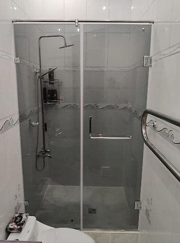 Трубы: Душевые перегородки и двери из закалённого стекла - Изготовление под — 4