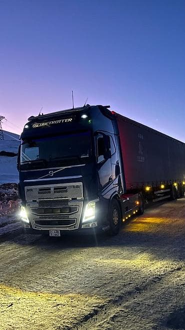Тягач, Volvo, 2013 г., Тентованный