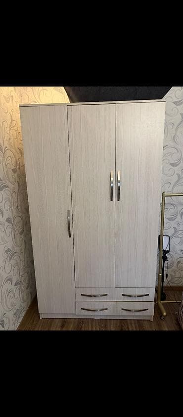 прихожие шкаф: Шифоньер, шкаф для одежды, Прямой, ЛДСП — 1