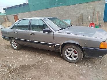 Audi 100: 1987 г., 1.8 л, Механика, Бензин, Седан