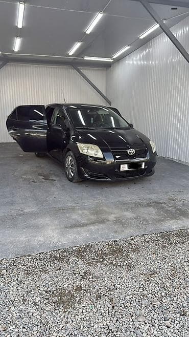 Транспорт: Toyota Auris: 2008 г., 1.4 л, Механика, Бензин, Хэтчбэк — 4