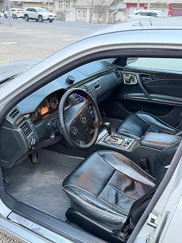 124 е320: Mercedes-Benz E-Class: 2001 г., 3.2 л, Автомат, Бензин, Седан — 7