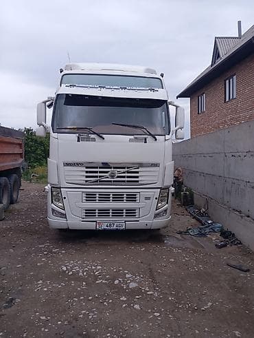 лампы освещения: Тягач, Volvo, 2004 г., Самосвал — 1