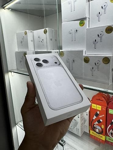 IPhone 13 Pro, 128 ГБ, Серебристый, Кабель