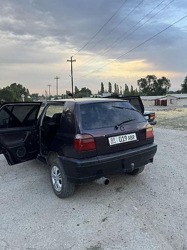 colf 2: Volkswagen Golf: 1993 г., 1.6 л, Механика, Бензин, Хэтчбэк — 1