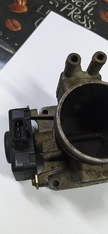 а 210: Дроссельная заслонка BMW 1985 г., Б/у, Оригинал, Германия — 3