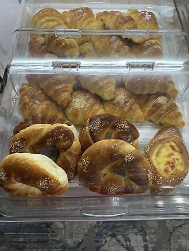 вафельные коржи: Выпечка домашняя, дрожжевая и ароматная. Ассортимент на фото: - — 10