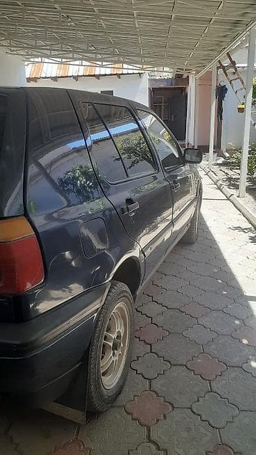 Продажа авто: Volkswagen Golf: 1992 г., 1.8 л, Механика, Бензин, Хэтчбэк — 3