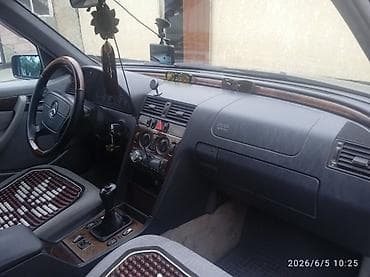 м 20: Mercedes-Benz 220: 1999 г., 1.8 л, Механика, Газ, Седан — 5