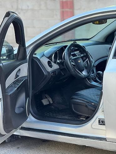 Chevrolet Cruze: 2011 г., 1.6 л, Автомат, Бензин, Седан — 5