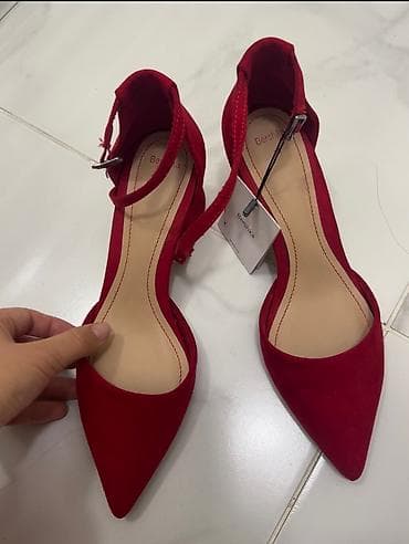 Жеке буюмдар: Новые босоножки Bershka — 2