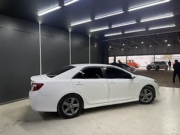 mini kuper: Toyota Camry: 2014 г., Автомат, Седан — 9