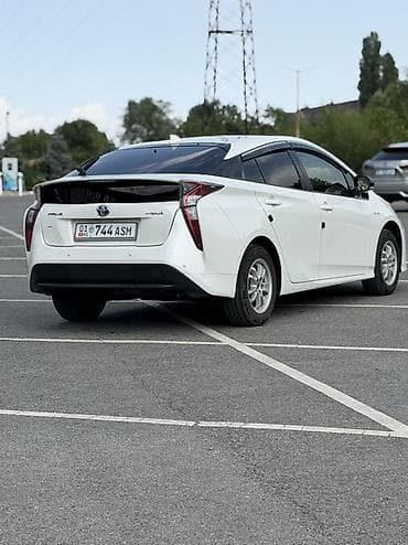Toyota Prius: 2017 г., 1.8 л, Автомат, Гибрид, Лифтбек — 3