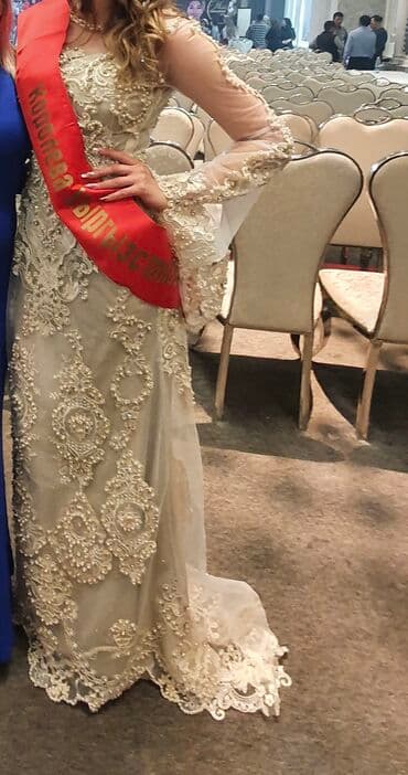 коктейльные платья с открытыми плечами: Вечерние платье камни с варовских жемчуг один раз одето сшито на — 3