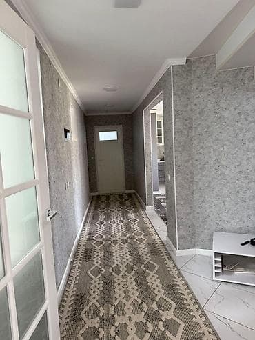 дом кв: Просторный жилой дом с участком и навесом для авто Описание: - — 8