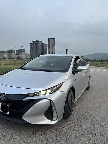 prius: Toyota Prius: 2019 г., 1.8 л, Автомат, Гибрид, Хэтчбэк — 2