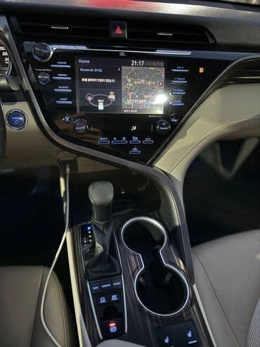 куплю аккумулятор 60 ампер: Toyota Camry: 2018 г., 2.5 л, Вариатор, Гибрид, Седан — 8