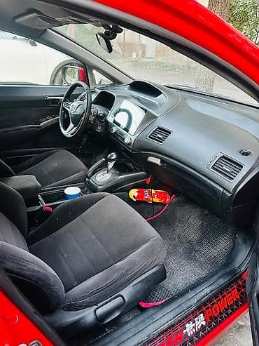 01: Honda Civic: 2006 г., 1.8 л, Автомат, Бензин, Седан — 6