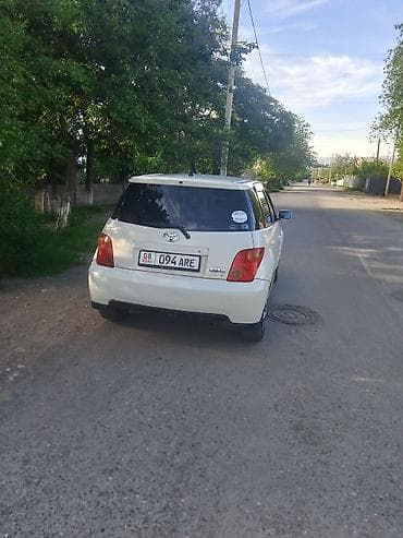 стекло авто: Toyota Ist: 2004 г., Автомат, Бензин, Хэтчбэк — 2