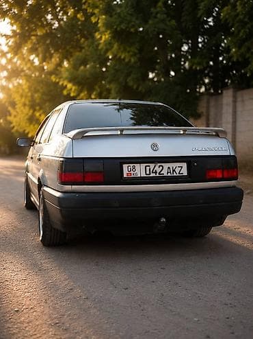 Volkswagen Passat: 1993 г., 1.8 л, Кол менен иштөөчү, Седан