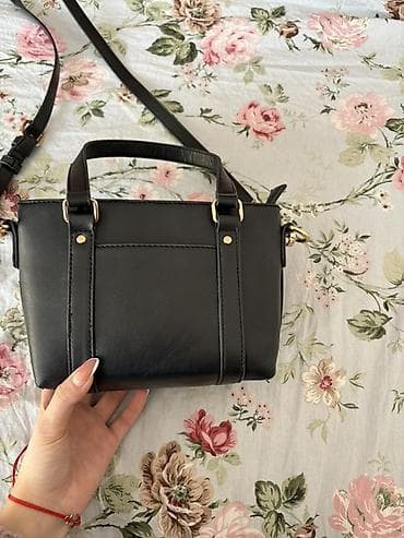 Аксессуары: Сумка мини от Sinsay, черная, универсального формата. Особенности: - — 1