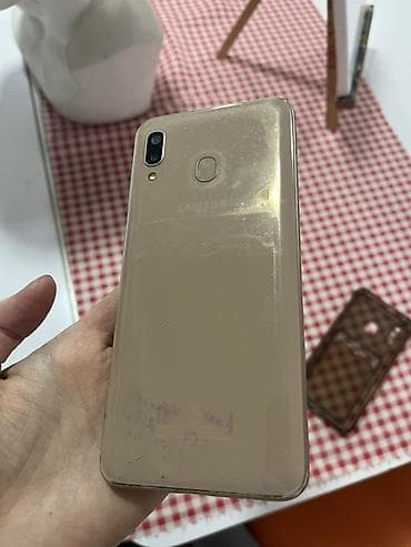 samsung galaxy j7 neo: Samsung Galaxy A20, цвет - Золотой — 3
