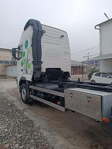 12 220: Тягач, Volvo — 5