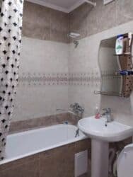 квартира на ночь бишкек количество мест 4: 1 комната, Постельное белье, Кондиционер, Парковка — 8