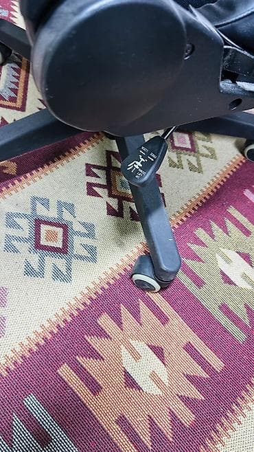 Игровые кресла: Игровое кресло, С колесиками, цвет - Черный, Экокожа — 1