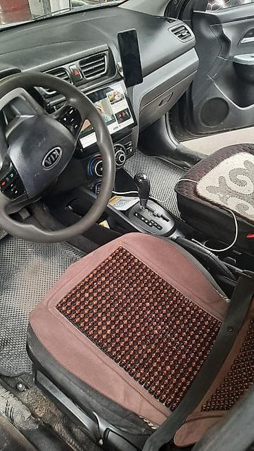 Kia Rio: 2012 г., 1.4 л, Автомат, Бензин, Хэтчбэк — 3