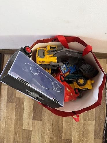 Другой детский транспорт: Набор детских машинок и строительной техники - Разнообразие моделей — 1