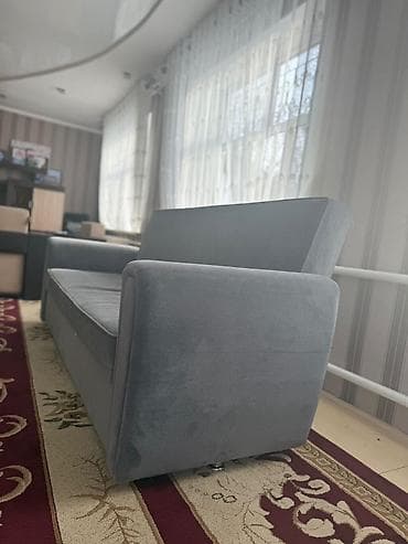 Столы: Прямой диван, Трехместный — 3