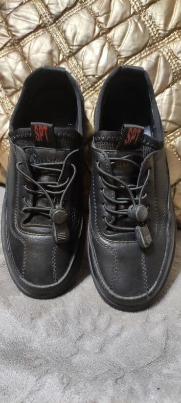 детская домашняя ортопедическая обувь: Продам ботинки на осень в хорошем состоянии. Размер 29. По подошве 23 — 2