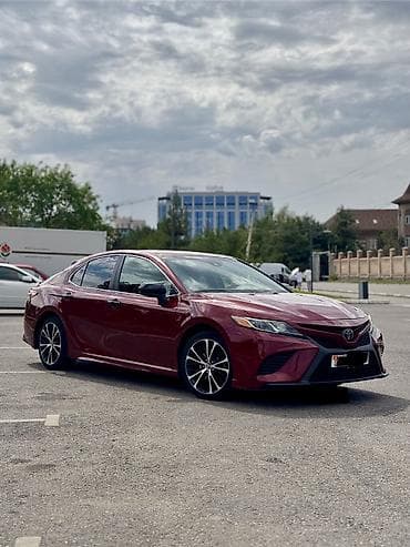 Toyota Camry: 2018 г., 2.5 л, Автомат, Бензин, Седан
