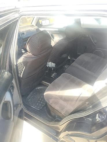 электр авто: Volkswagen Vento: 1993 г., 1.8 л, Кол менен иштөөчү, Бензин, Седан — 4