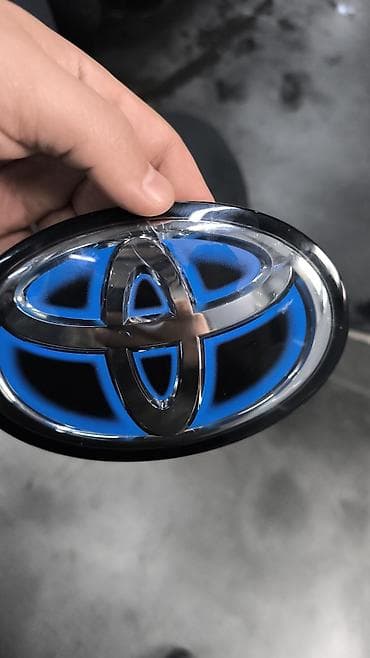 Автозапчасти: Бампер Toyota, Б/у, Оригинал — 2