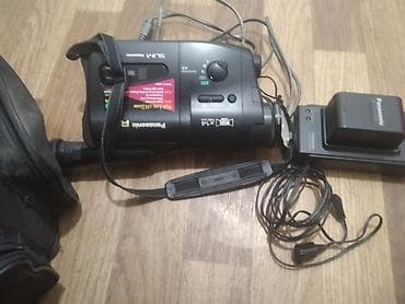 vhs кассеты: Видеокамера Panasonic VHS-C с комплектом аксессуаров. Характеристики — 1
