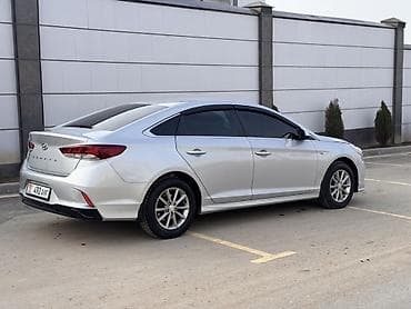леди: Hyundai Sonata: 2018 г., 2 л, Автомат, Бензин, Седан — 5