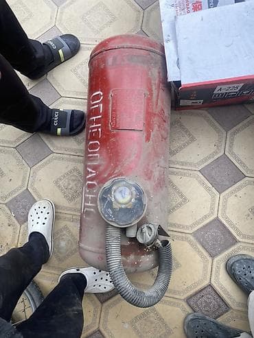 с4 100: ГБО цилиндрический баллон с мультиклапаном и шлангами - Баллон модели — 1